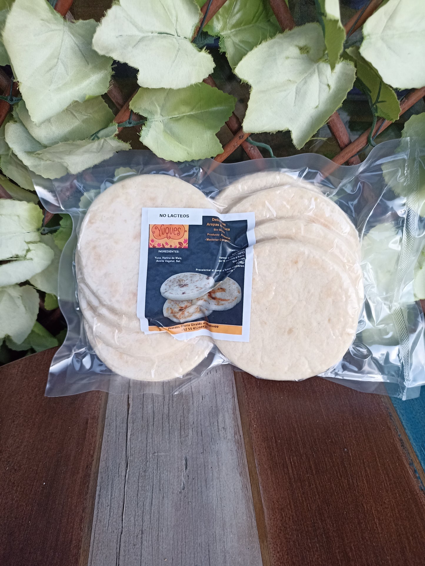 AREPAS DE YUCA, 8 UN YUQUES
