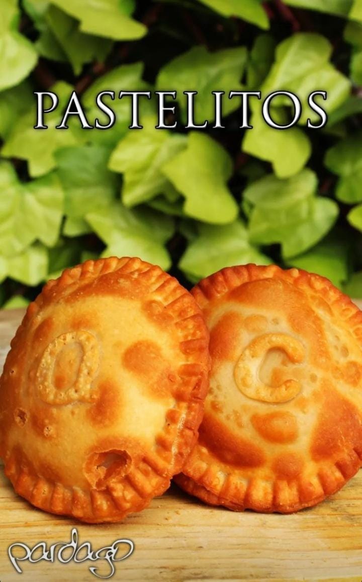 PASTELITOS DE POLLO PRE COCIDOS, PQTE DE 4 UNIDADES