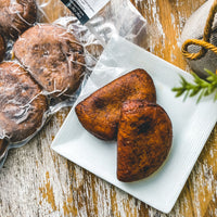 DIVINAS DE CAZÓN PQTE DE 12 UN (EMPANADAS DE MASA DE PLÁTANO MACHO MADURO)